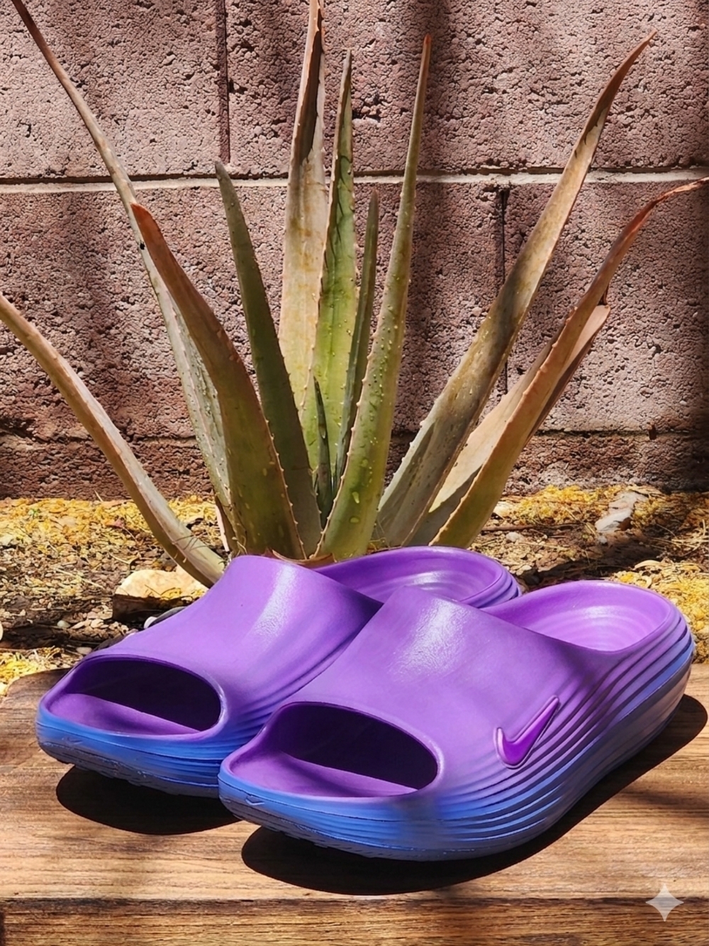 Nike Women's Reactx Rejuven8 Guava Ice Bright Violet Slide Size 10